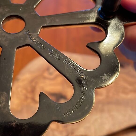 Baldwin heavy brass Circle of Hearts Trivet from the Shelburne Museum in Vermont - Picture 3 of 6